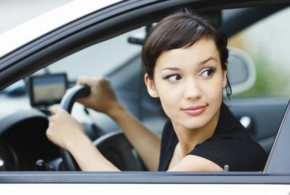 Cách lấy lái khi lùi xe chính xác và an toàn 1