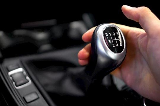 Manual Transmission là hộp số sàn thông dụng trên ô tô hiện nay 1