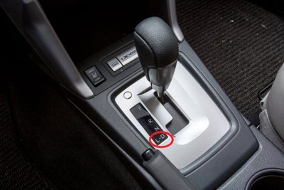 Số thấp trên xe số tự động.